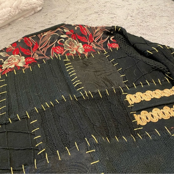 Vintage Sandy Starkman Patchwork Embroidered Sweater size M black/red/yellow - Picture 7 of 10